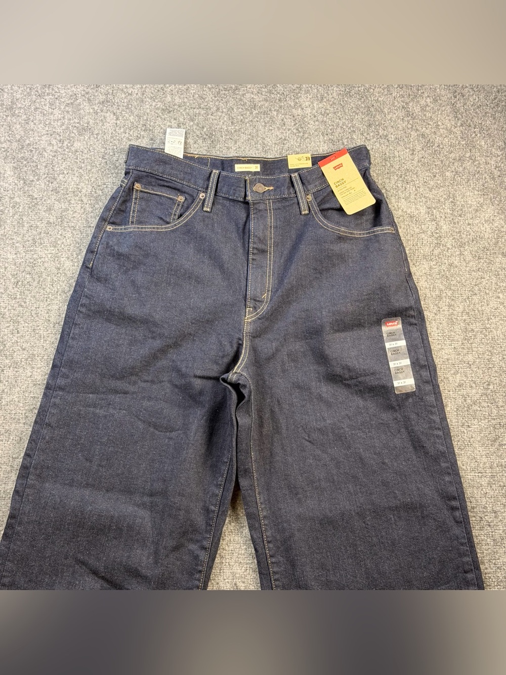 Levi’s Women's Dark Wash Cinch Baggy Jeans size 31x31 - Picture 3 of 12